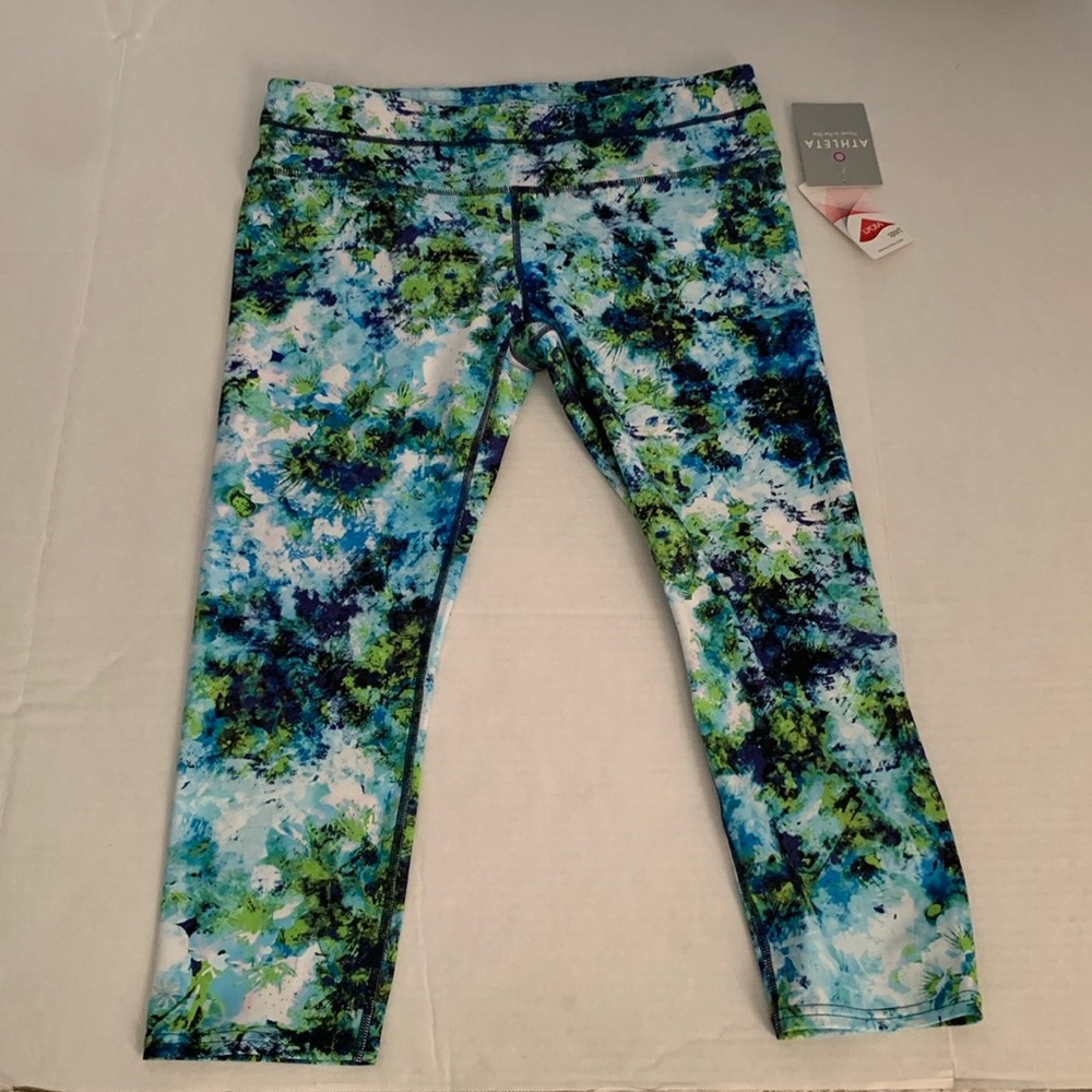 NWT  Athleta Hypersonic Sonar Capri size L Large